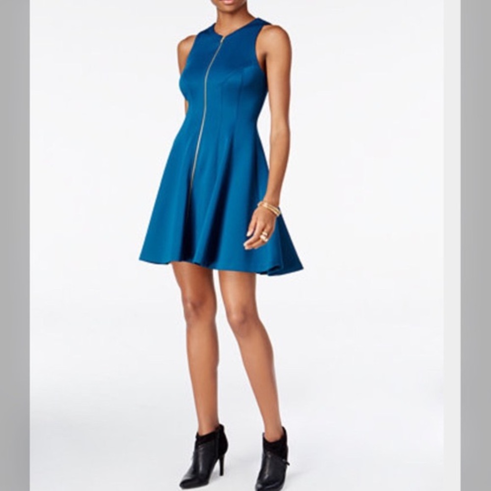 Women’s Sleeveless BAR lll Zip-Up Front Dress